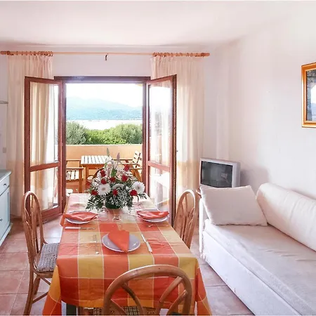1 Bedroom Beautiful In Golfo Aranci